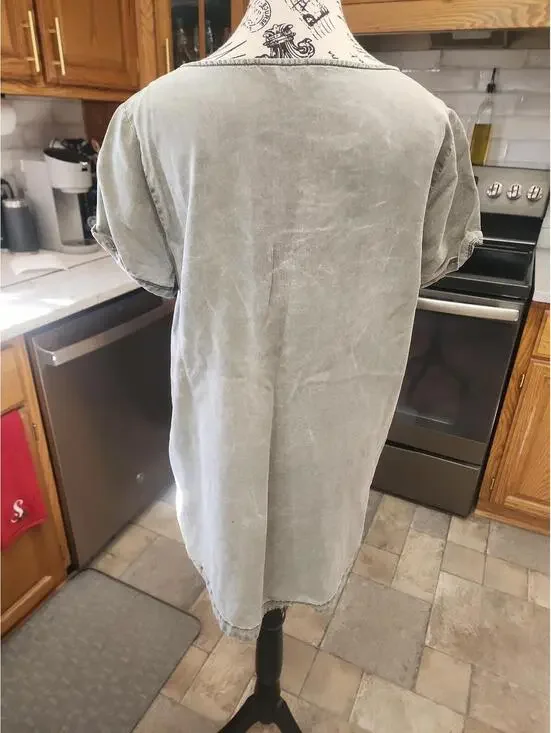 Shirt - Picture 3 of 8